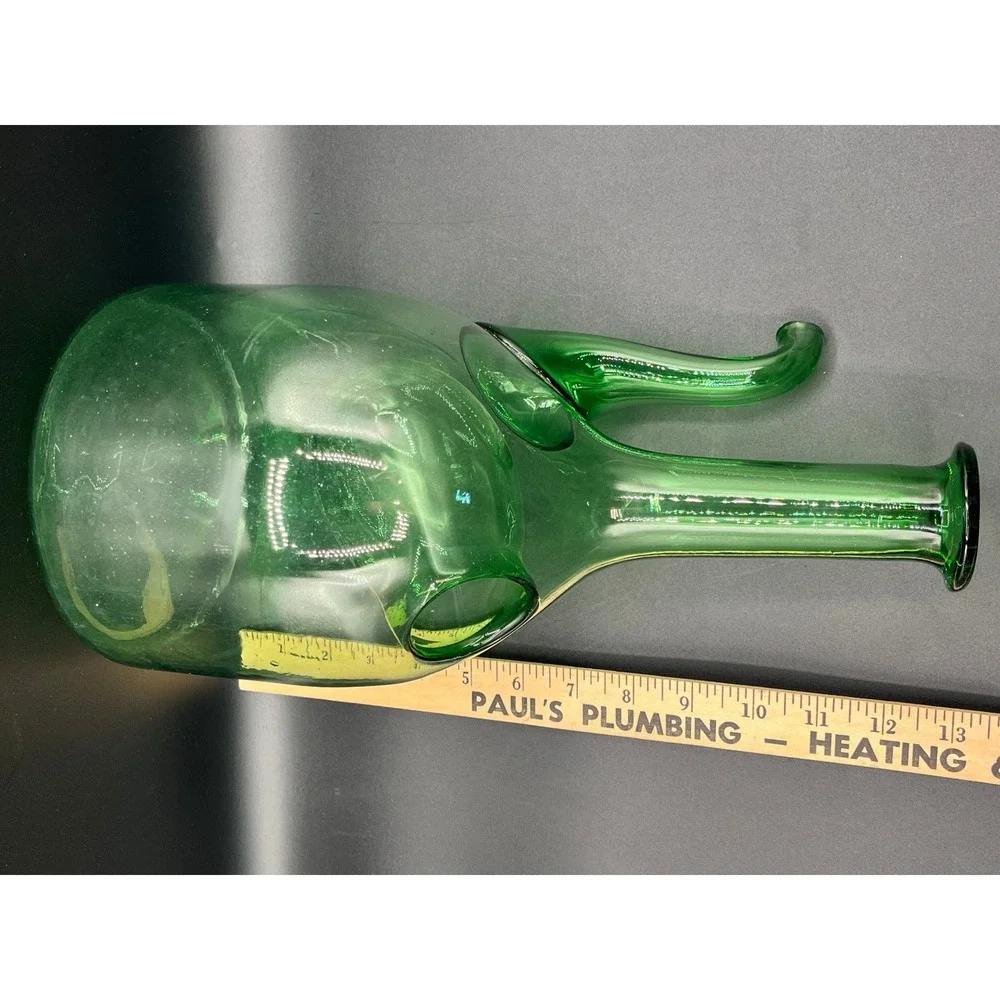 Vtg Green Hand Blown Glass Wine Decanter w/ Internal Ice‎ Chamber Chiller 19